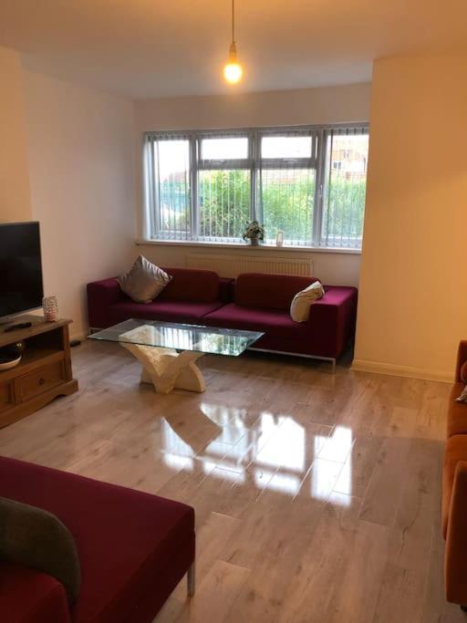 Lovely 3 Bedroom Entire Home With Street Parking - Close To Nec, Bhx Airport - Sleeps 6 Guests Ideal For Contractors & Families Birmingham Zewnętrze zdjęcie